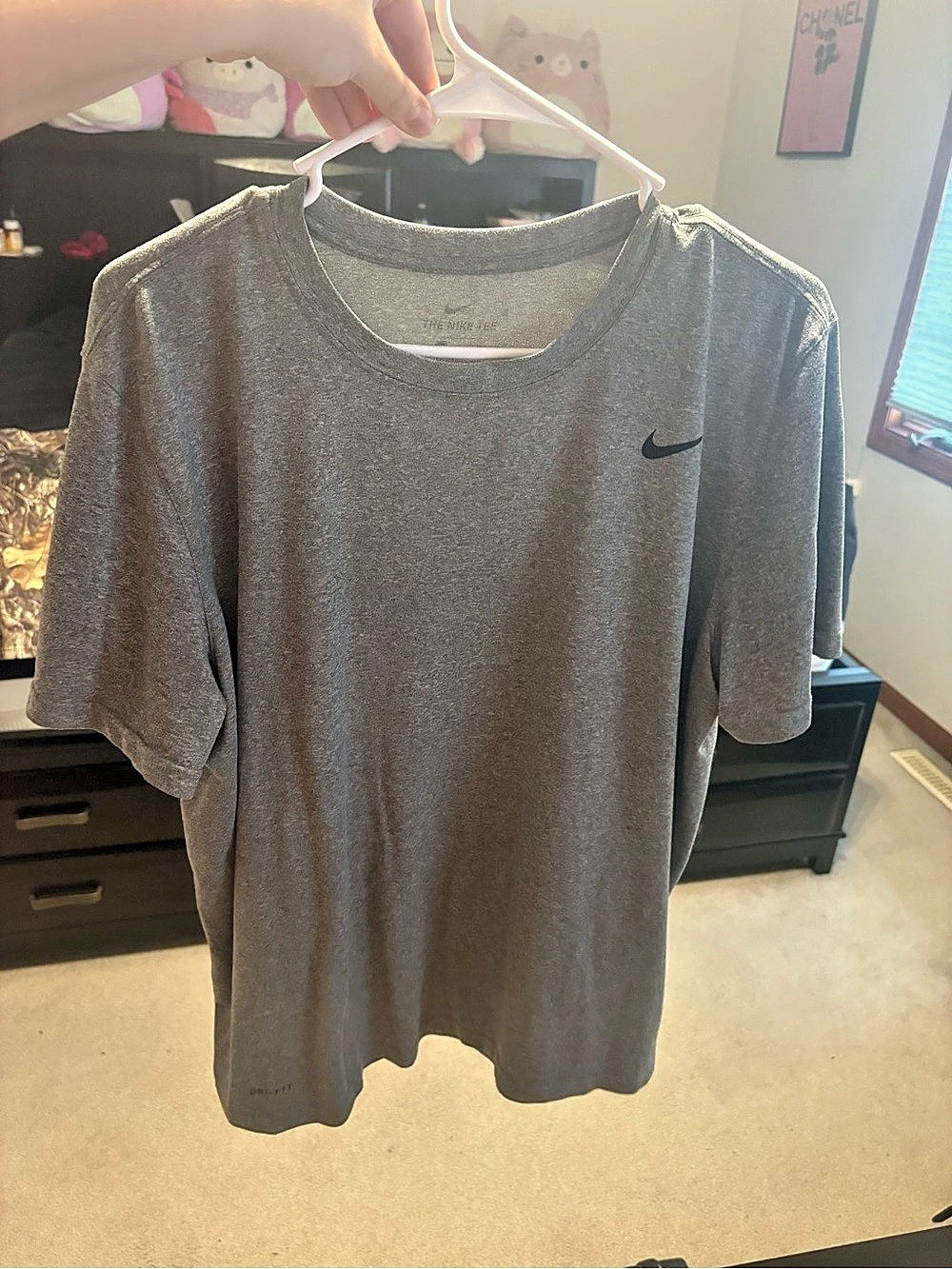 Nike The Nike Tee Dri-FIT Men's Gray Athletic T-Shirt